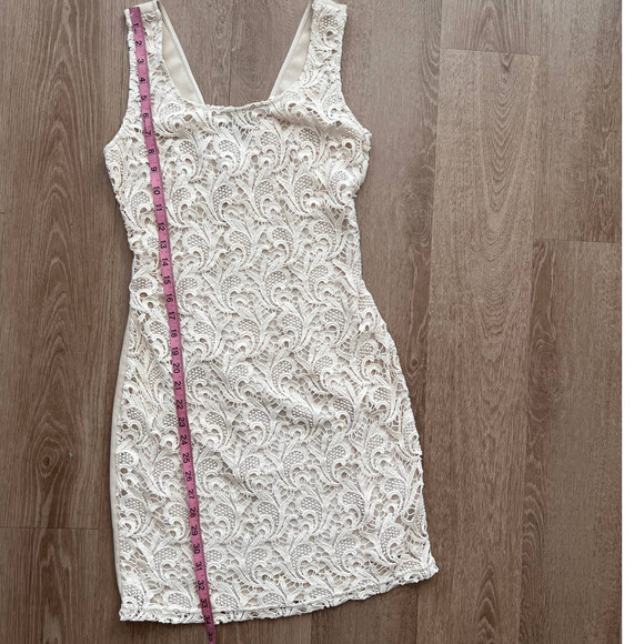 Chelsea & Violet Medium Cream Lace Overlay Dress - Picture 5 of 7